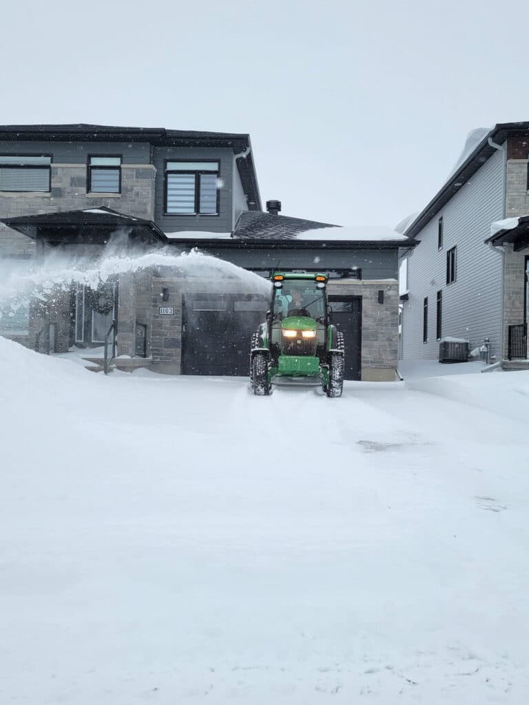 professional snow removal Embrun